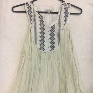 Knox Rose embroidered top